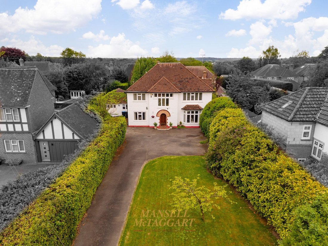 House in Hackenden, East Grinstead, England 1 - 17949070