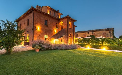 House in Bettolle, Tuscany, Italy 1