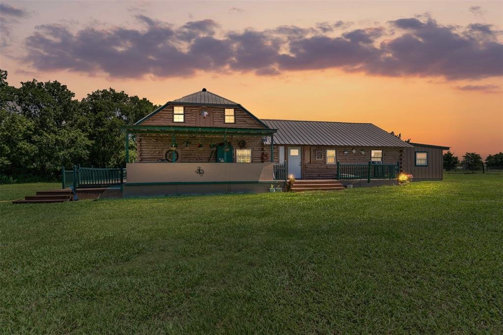 Farm Ranch in Wolfe City, Texas, United States 2 - 17952811