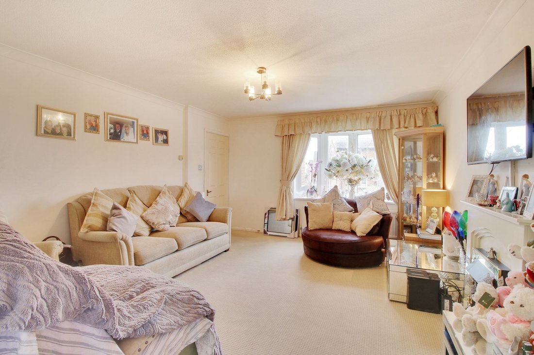 House in Ridgewood, Uckfield, England 3 - 17949076