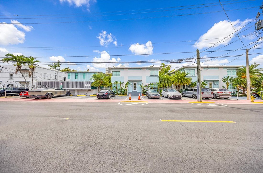 Miami Beach, Florida, United States 2 - 17953310
