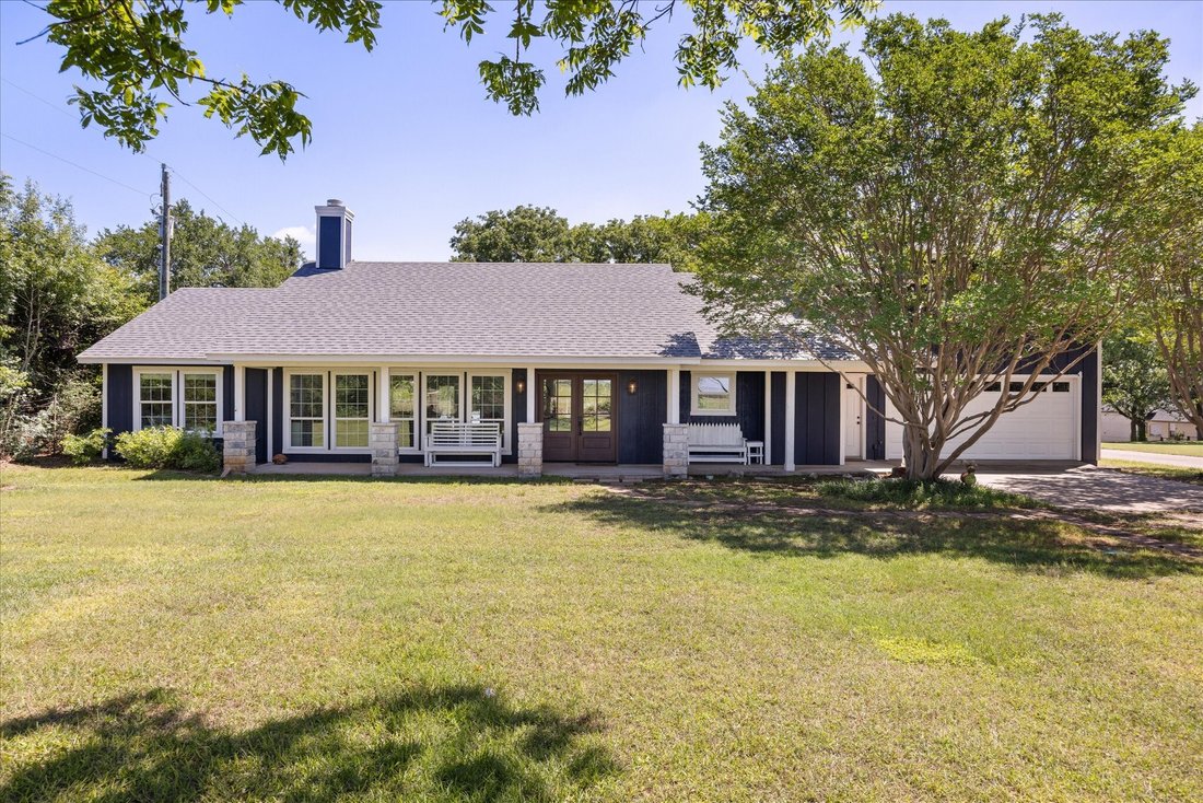 House in Granbury, Texas, United States 1 - 17954820
