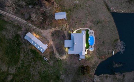 Farm Ranch in Lone Oak, Texas, United States 1