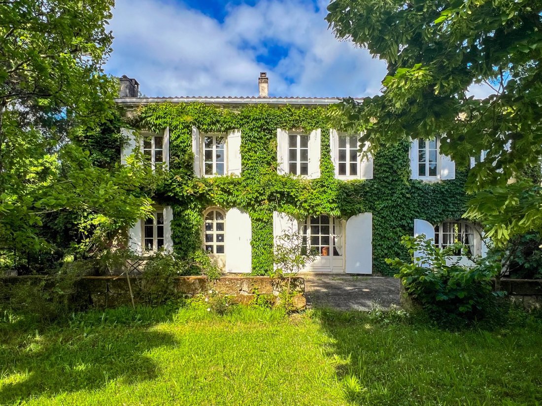 Villa in Libourne, Nouvelle-Aquitaine, France 1 - 17947978