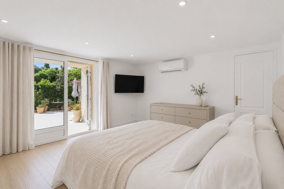 House in Frejus, Provence-Alpes-Côte d'Azur, France 4 - 17948677