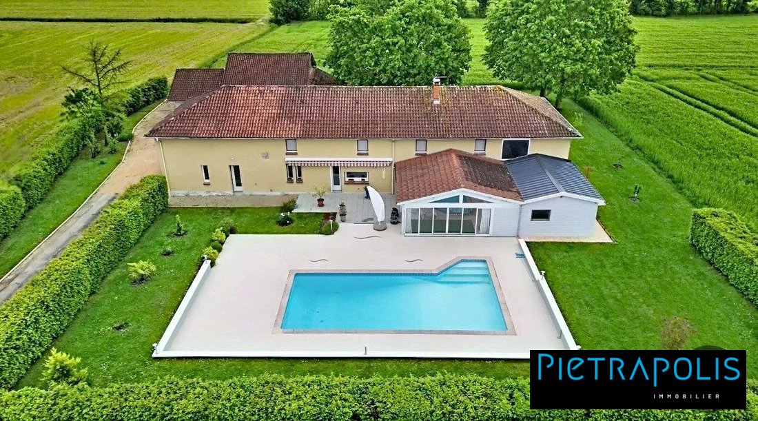 House in Montracol, Auvergne-Rhône-Alpes, France 1 - 17955401