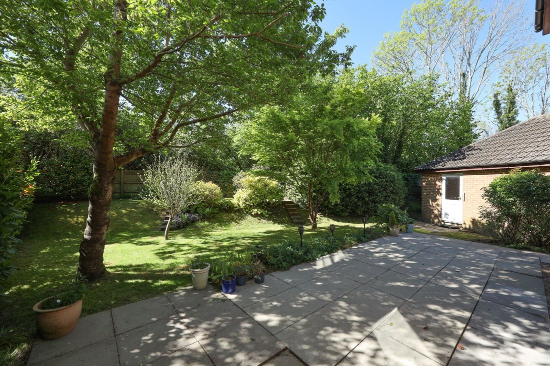 House in Burgess Hill, England 2 - 17948919