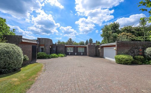 Bungalow in Hurstpierpoint, England 1