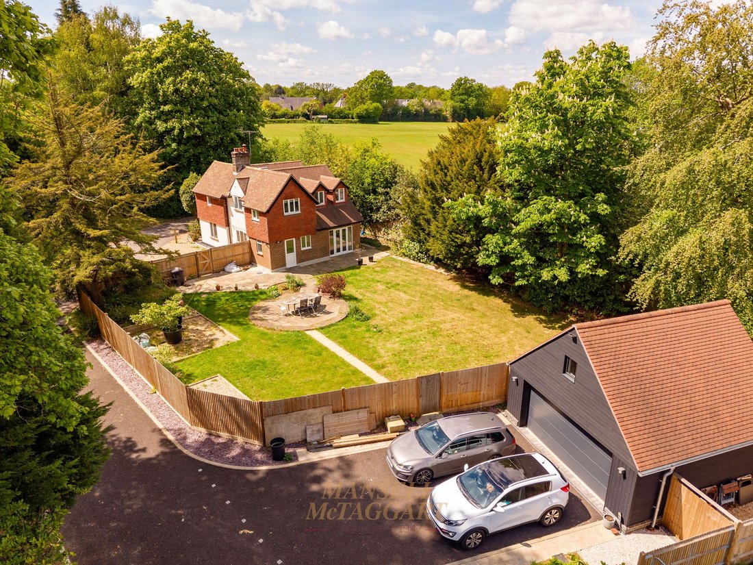 House in Crawley Down (Worth), Crawley Down, England 2 - 17949080