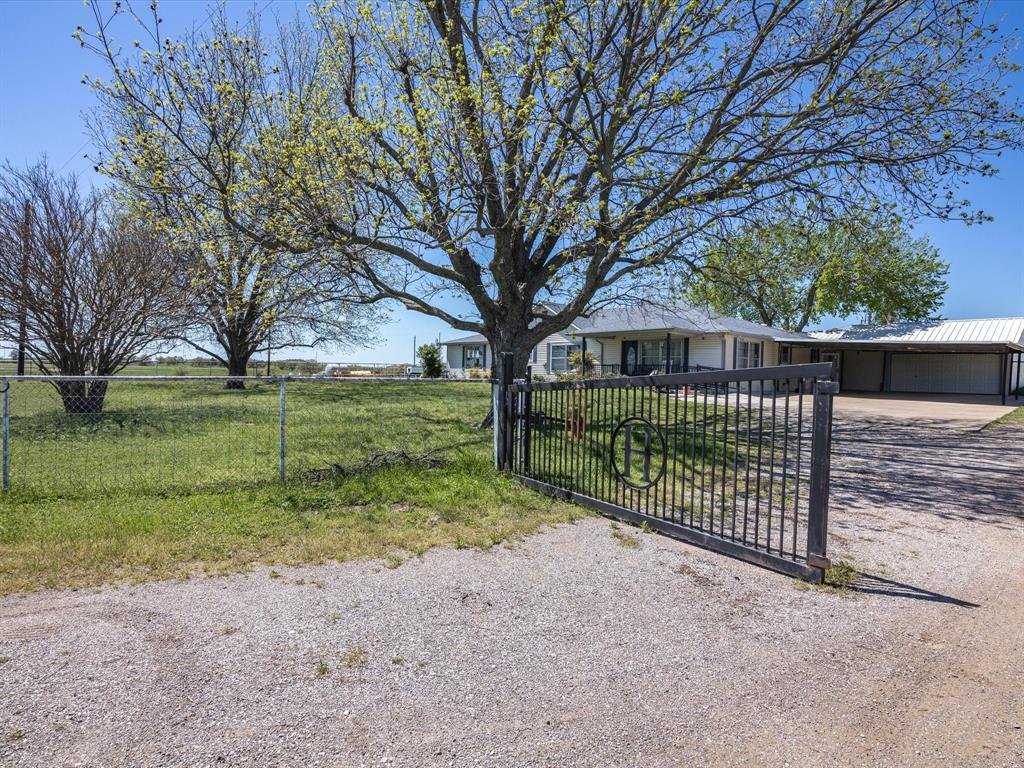 Farm Ranch in Alvord, Texas, United States 5 - 17952635
