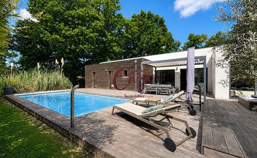 House in Bouliac, Nouvelle-Aquitaine, France 1
