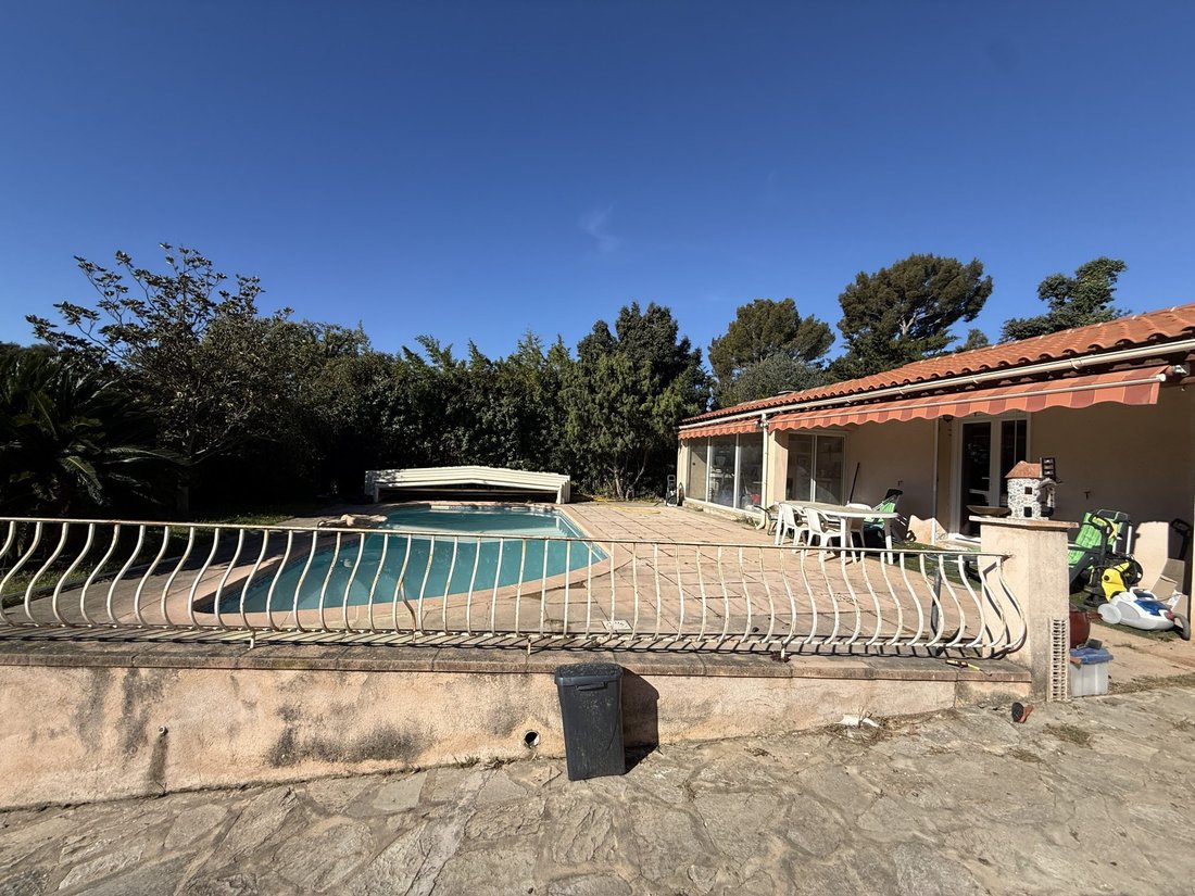 Villa in Saint-Cyr-sur-Mer, Provence-Alpes-Côte d'Azur, France 5 - 17955440