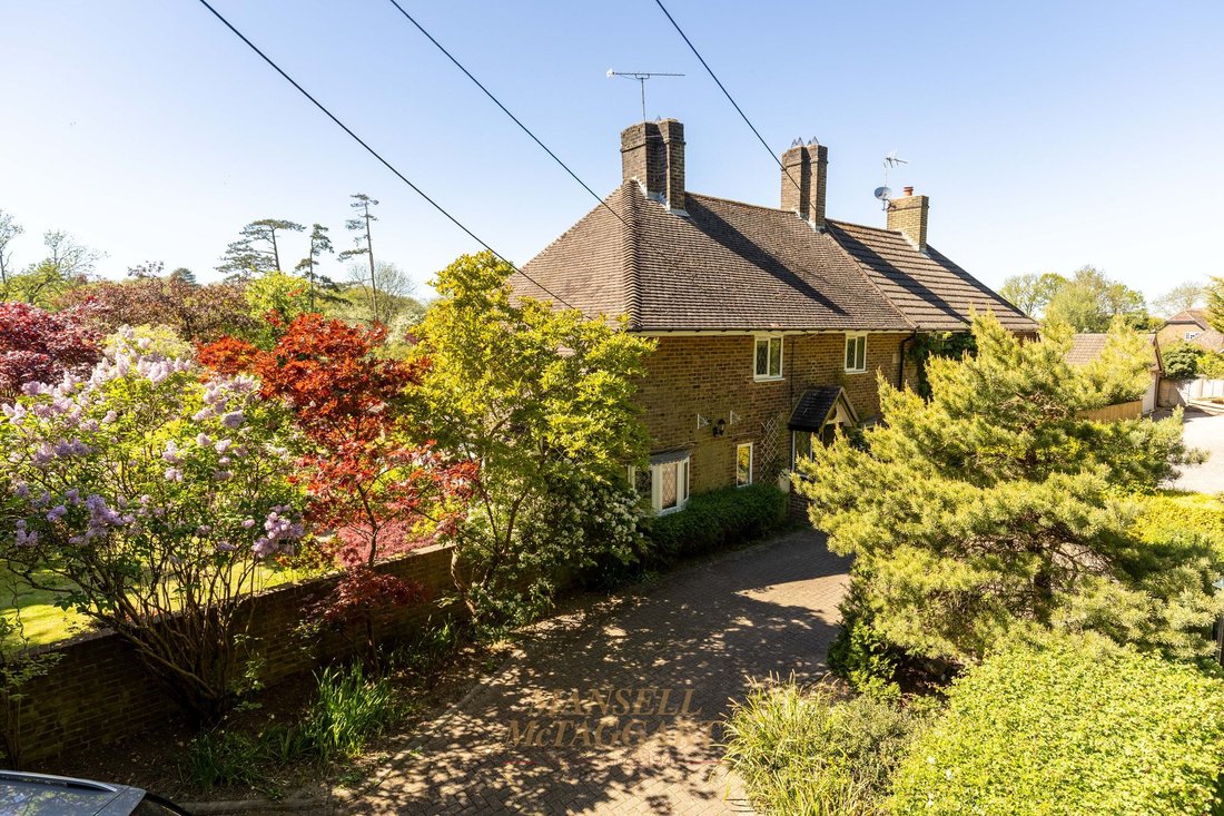 House in Ifield, Rusper, England 1 - 17949097