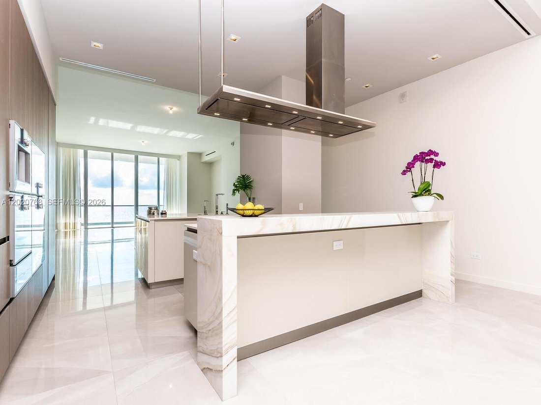 Condo in Sunny Isles Beach, Florida, United States 3 - 17953322