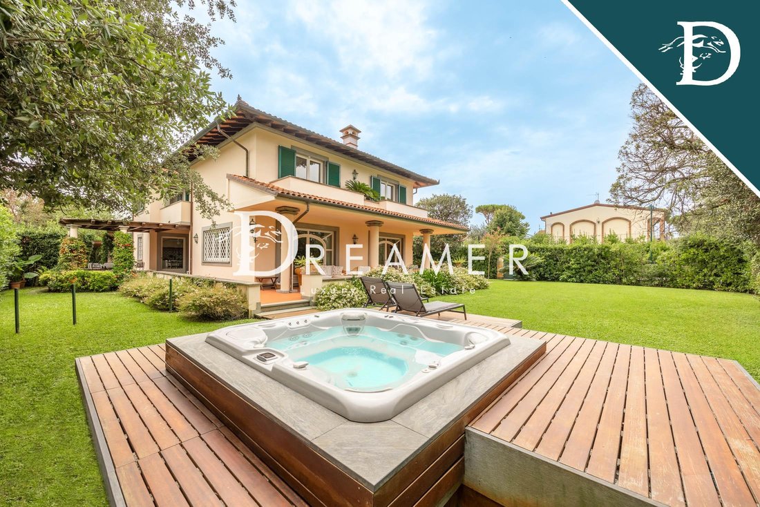 Villa in Center, Forte dei Marmi, Tuscany 2 - 16221092
