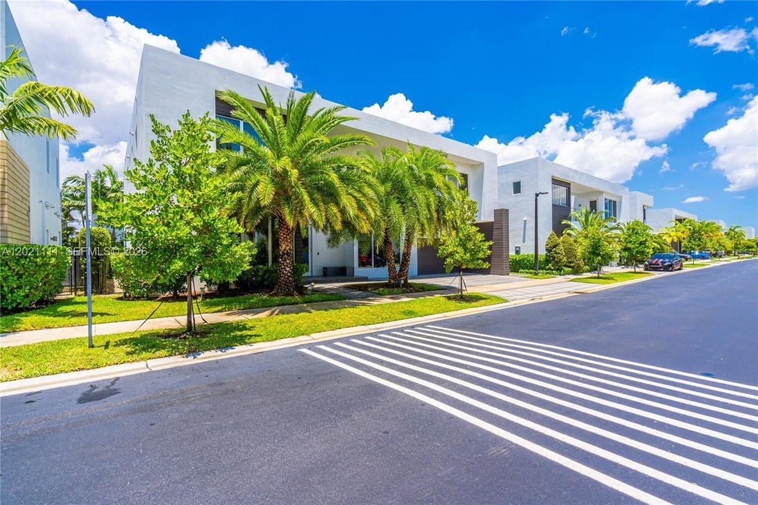 House in Doral, Florida, United States 3 - 17953298