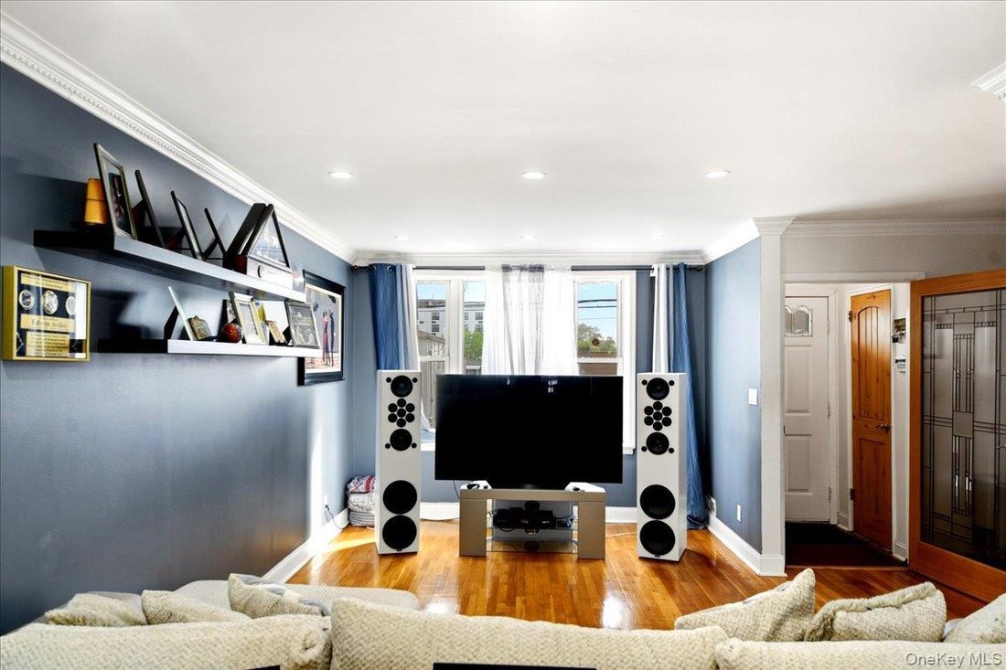 House in New York, New York, United States 5 - 17949452