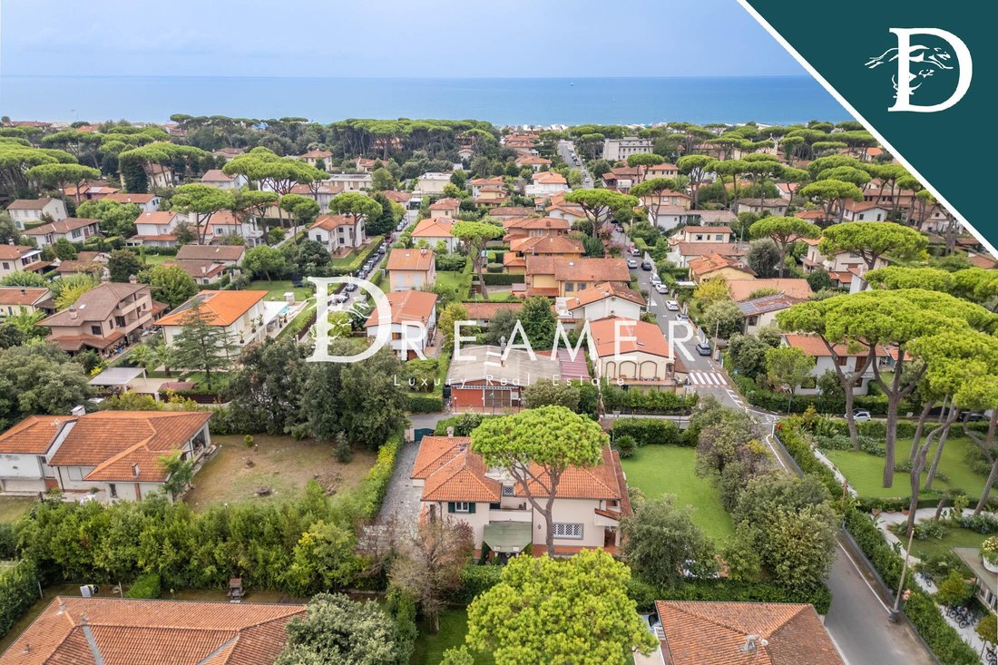 Villa in Center, Forte dei Marmi, Tuscany 4 - 16221092