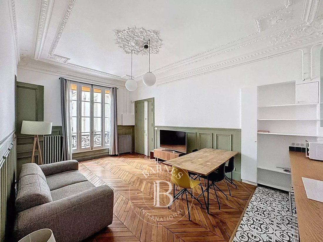 Apartment in Triangle d'Or, Paris 8e Arrondissement, Paris 2 - 17948757