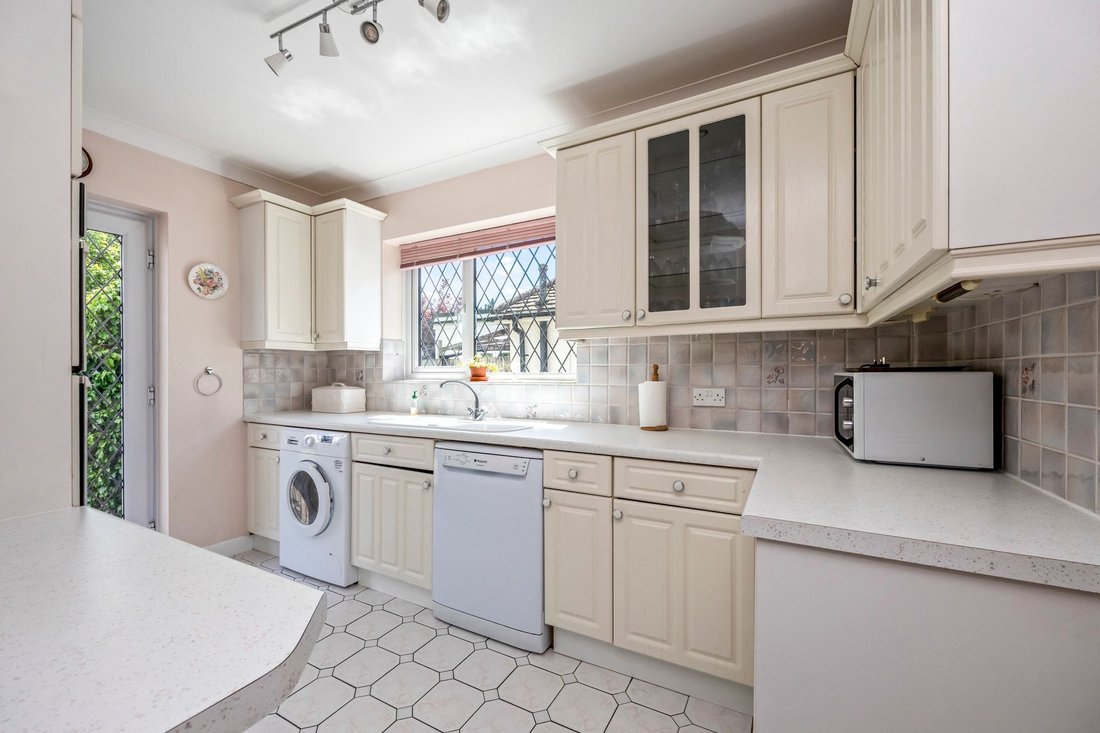 Bungalow in Hassocks, England 4 - 17949330