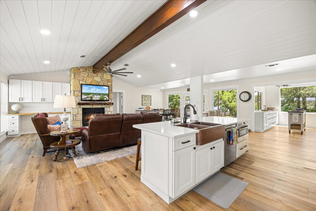 House in Granbury, Texas, United States 2 - 17954820
