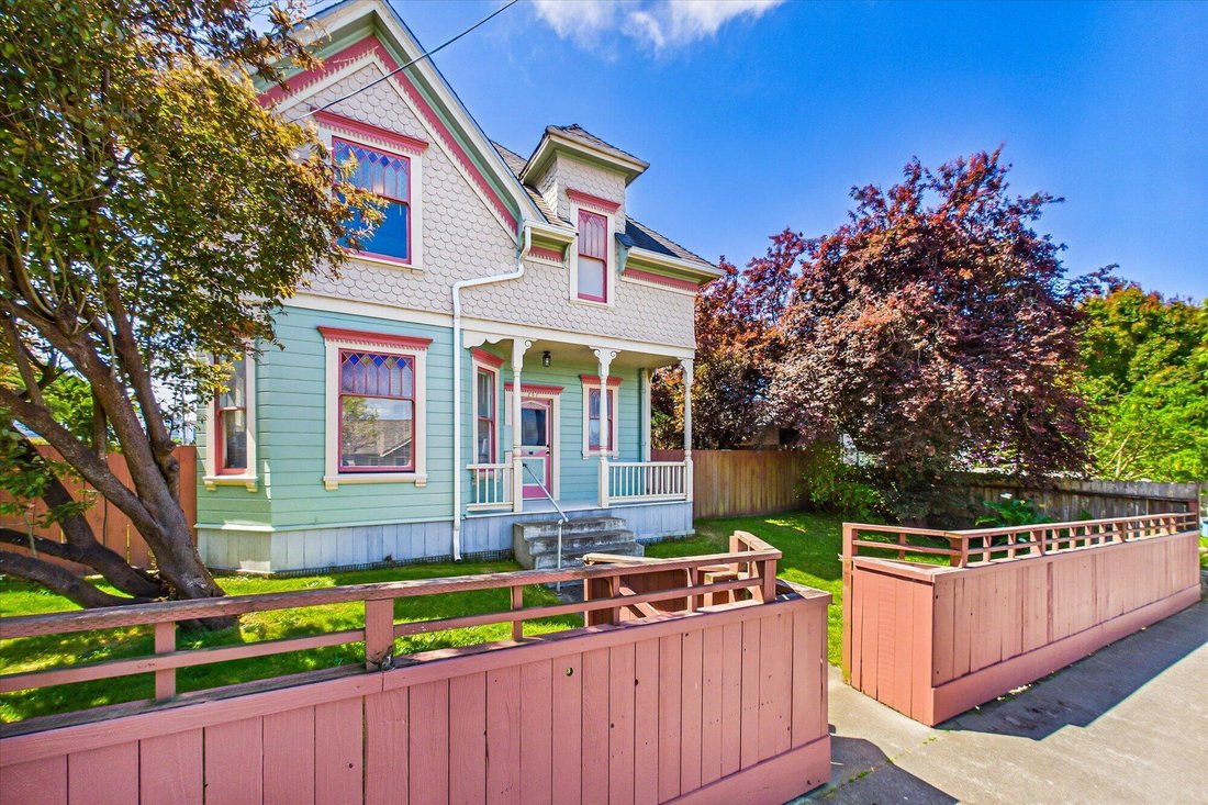 Eureka, California, United States 3 - 17951063