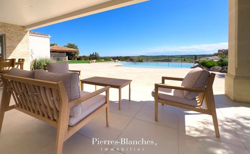 Villa in Ancien Hôpital, Beziers, France 1