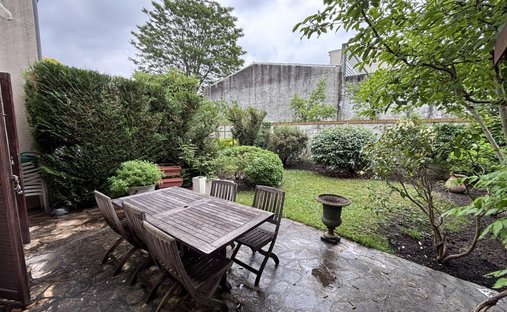 House in Centre, Nanterre, France 1