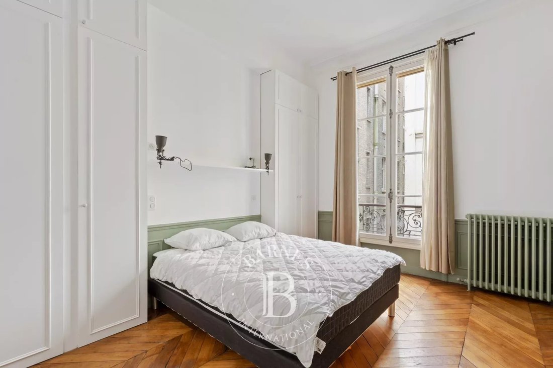 Apartment in Triangle d'Or, Paris 8e Arrondissement, Paris 3 - 17948757