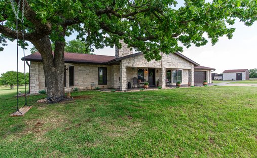 House in Sunset, Texas, United States 1