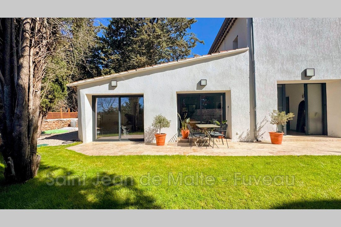 Apartment in Le Tholonet, Provence-Alpes-Côte d'Azur, France 1 - 17948538