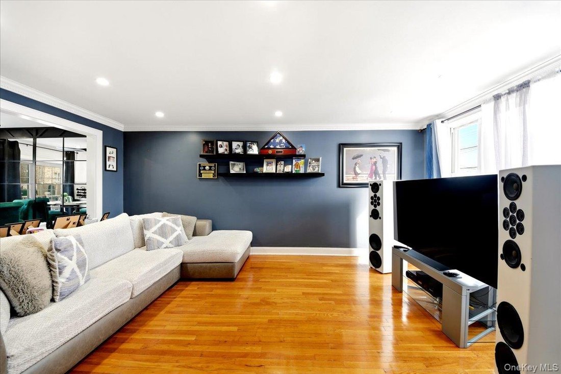 House in New York, New York, United States 3 - 17949452
