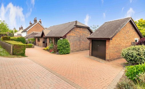 Bungalow in Maresfield, England 1