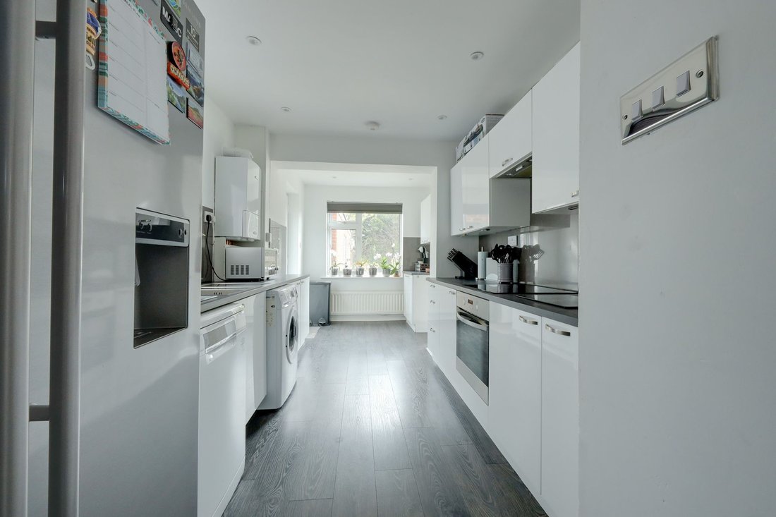 House in Burgess Hill, England 3 - 17948976