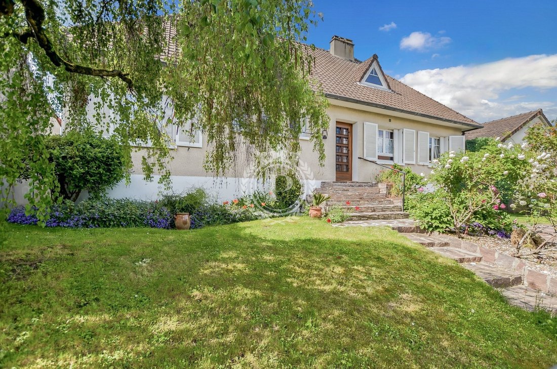 House in Franconville, Ile-de-France, France 1 - 17952869