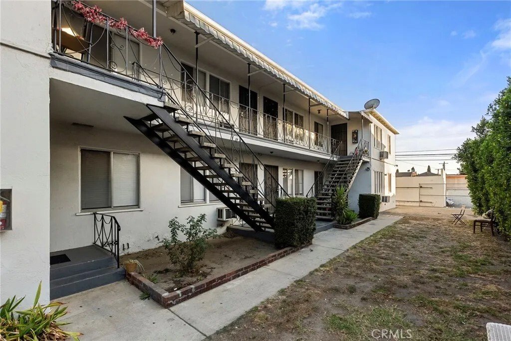 Los Angeles, California, United States 2 - 17265091