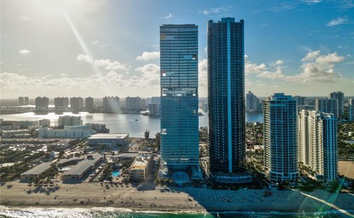 Condo in Sunny Isles Beach, Florida, United States 1