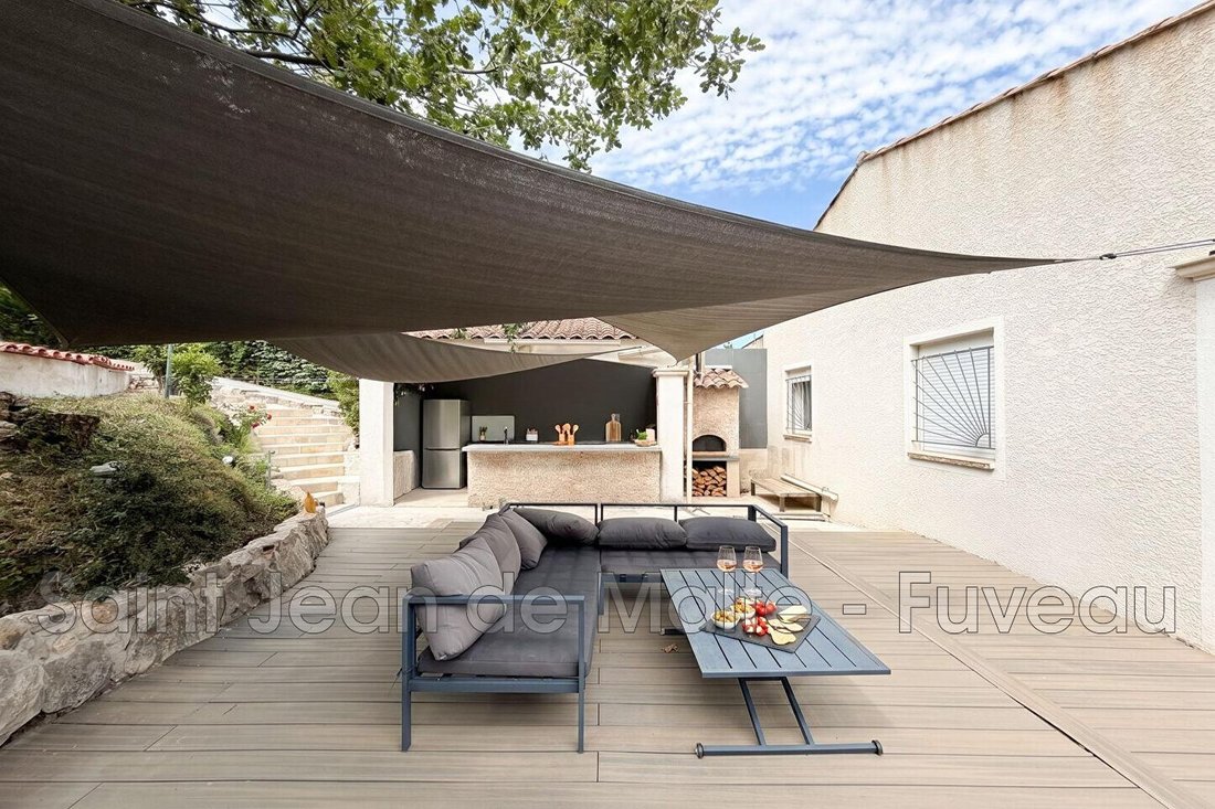 Villa in Hameau, Simiane-Collongue, France 2 - 17948524