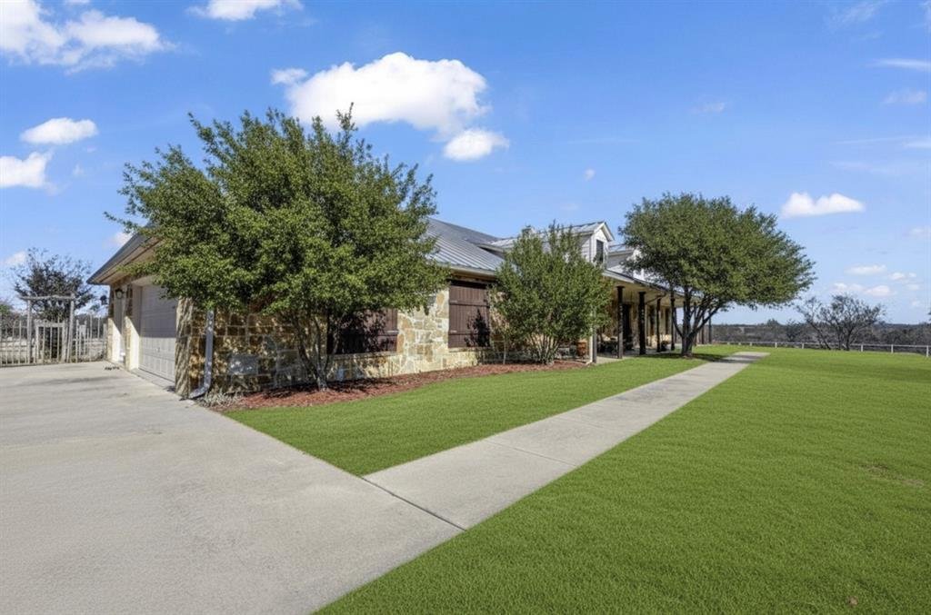 Farm Ranch in Krum, Texas, United States 2 - 17952223