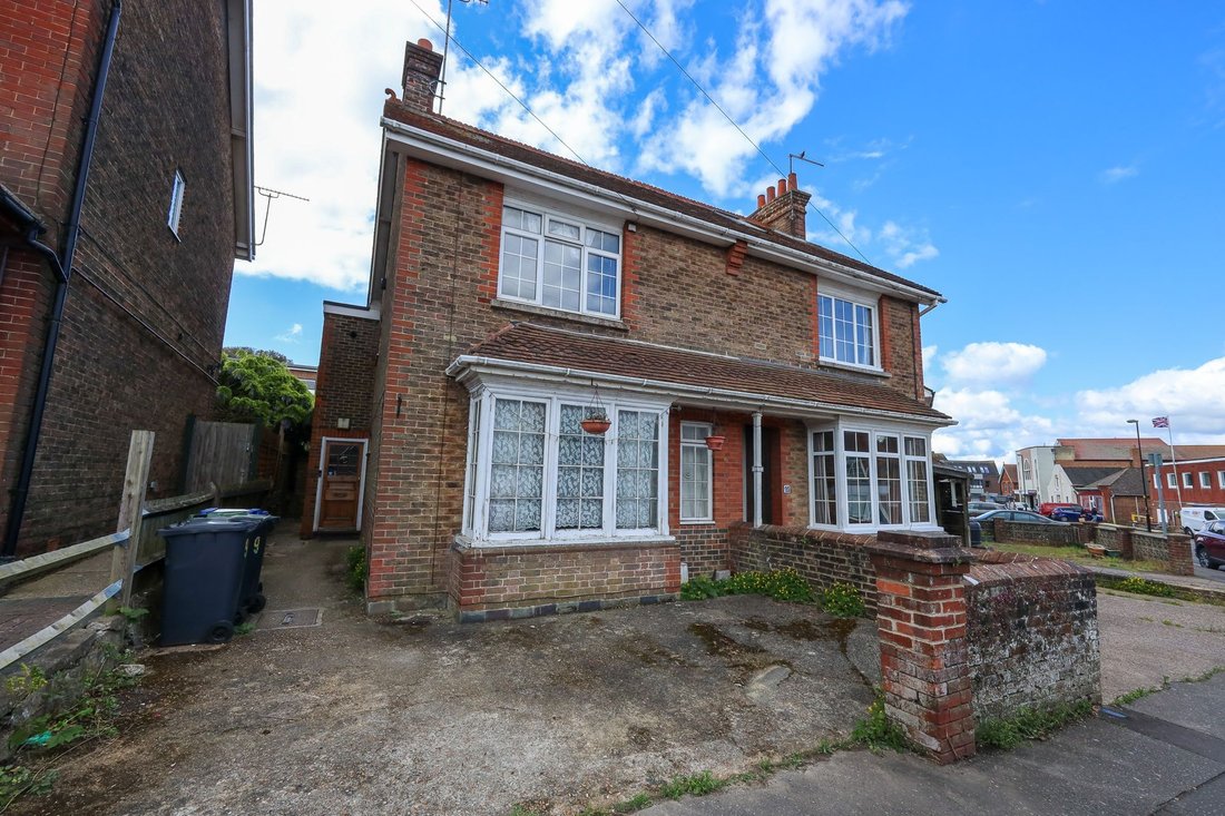 House in Burgess Hill, England 1 - 17949298