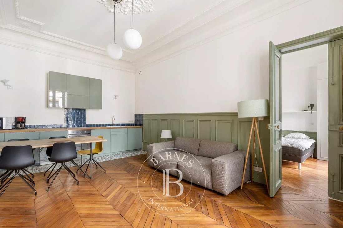 Apartment in Triangle d'Or, Paris 8e Arrondissement, Paris 1 - 17948757