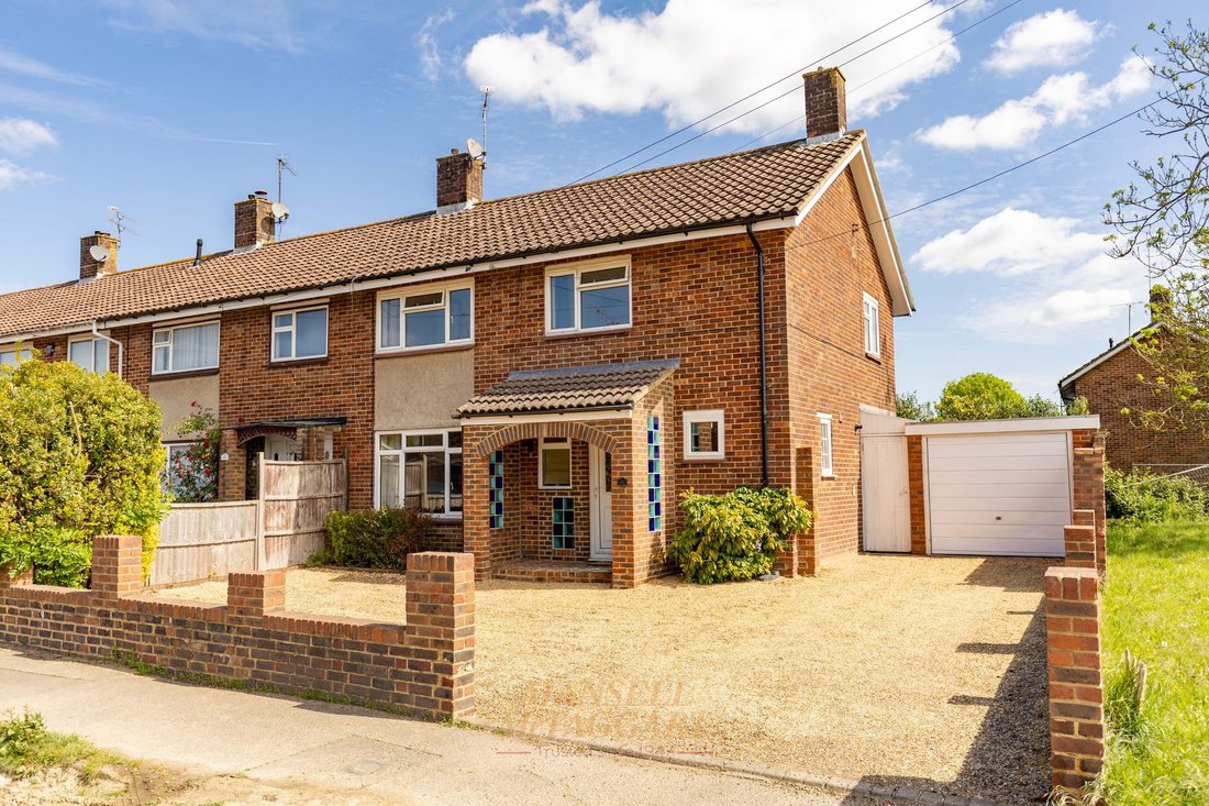 House in County Oak, Crawley, England 1 - 17948738