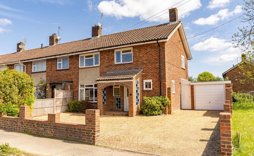 House in County Oak, Crawley, England 1