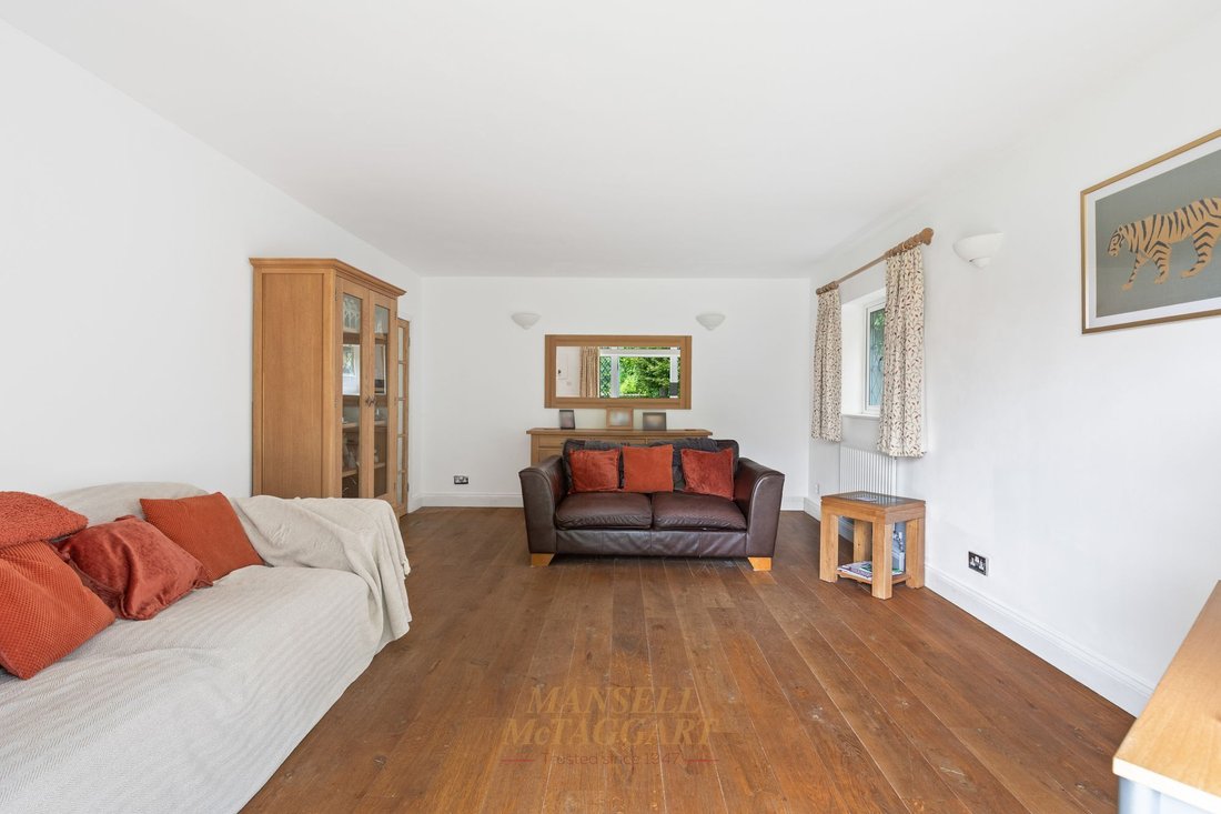 House in Crawley Down (Worth), Crawley Down, England 5 - 17949080