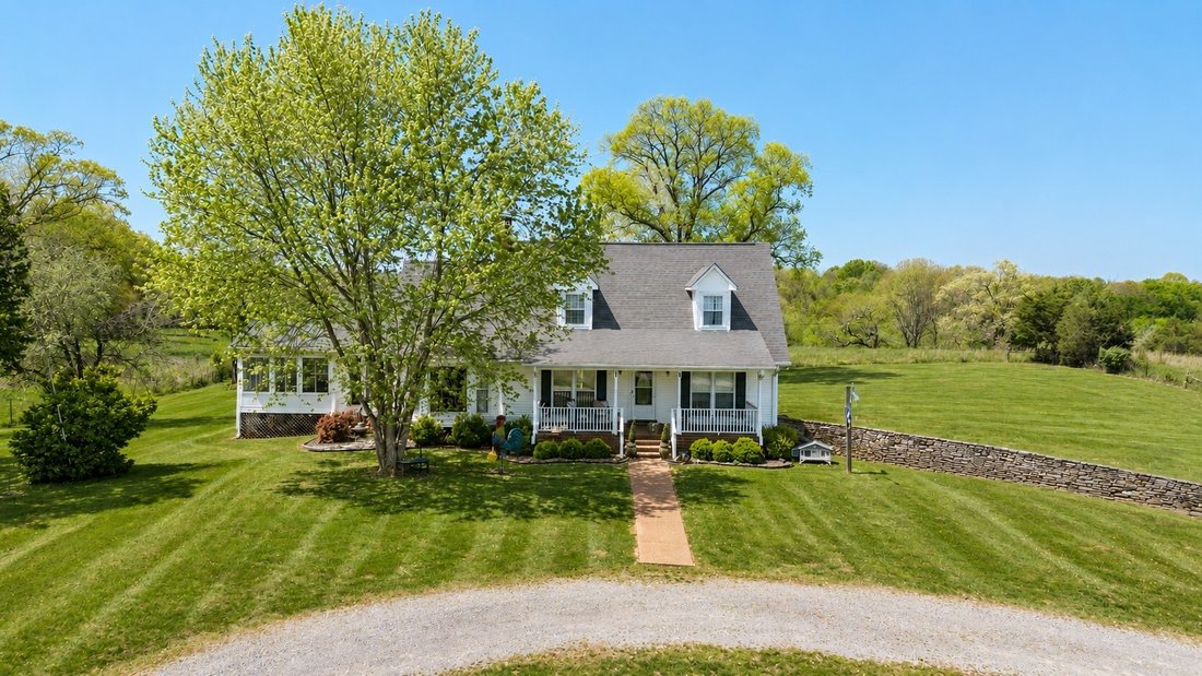 House in Belfast, Tennessee, United States 1 - 17953394