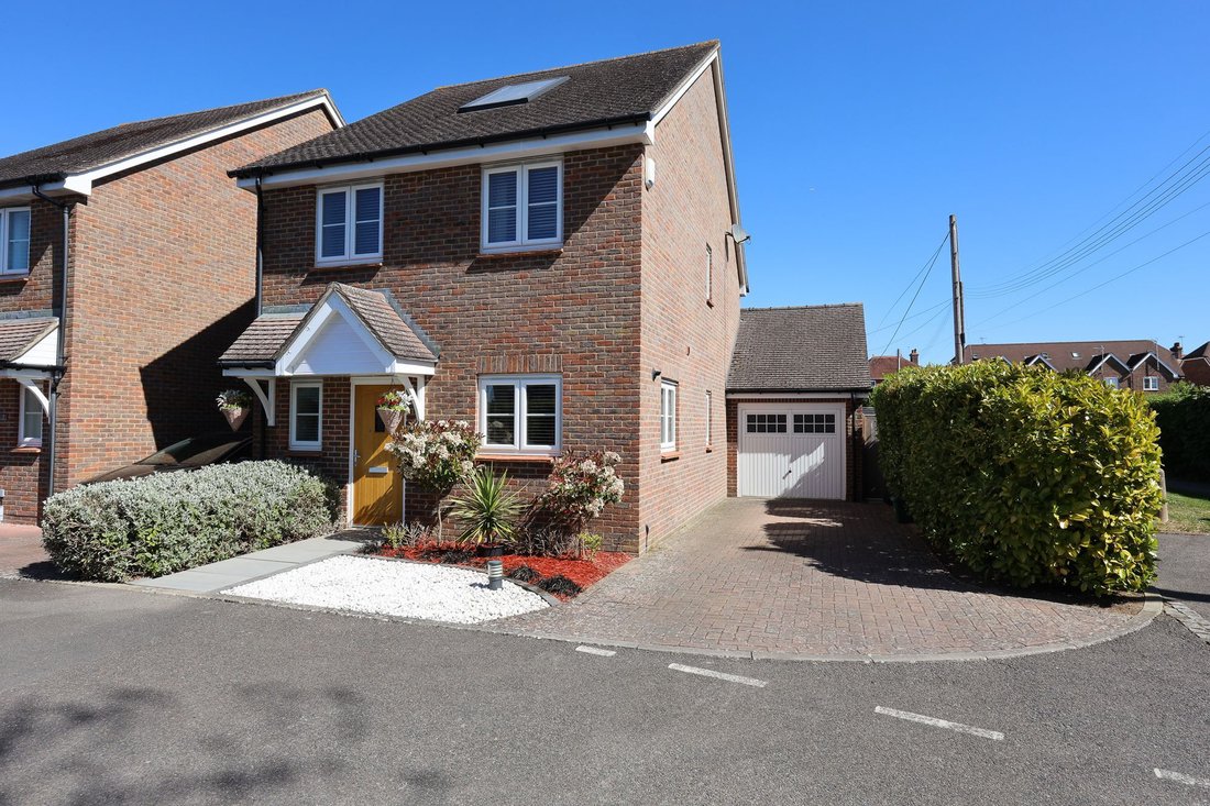 House in Burgess Hill, England 1 - 17949165