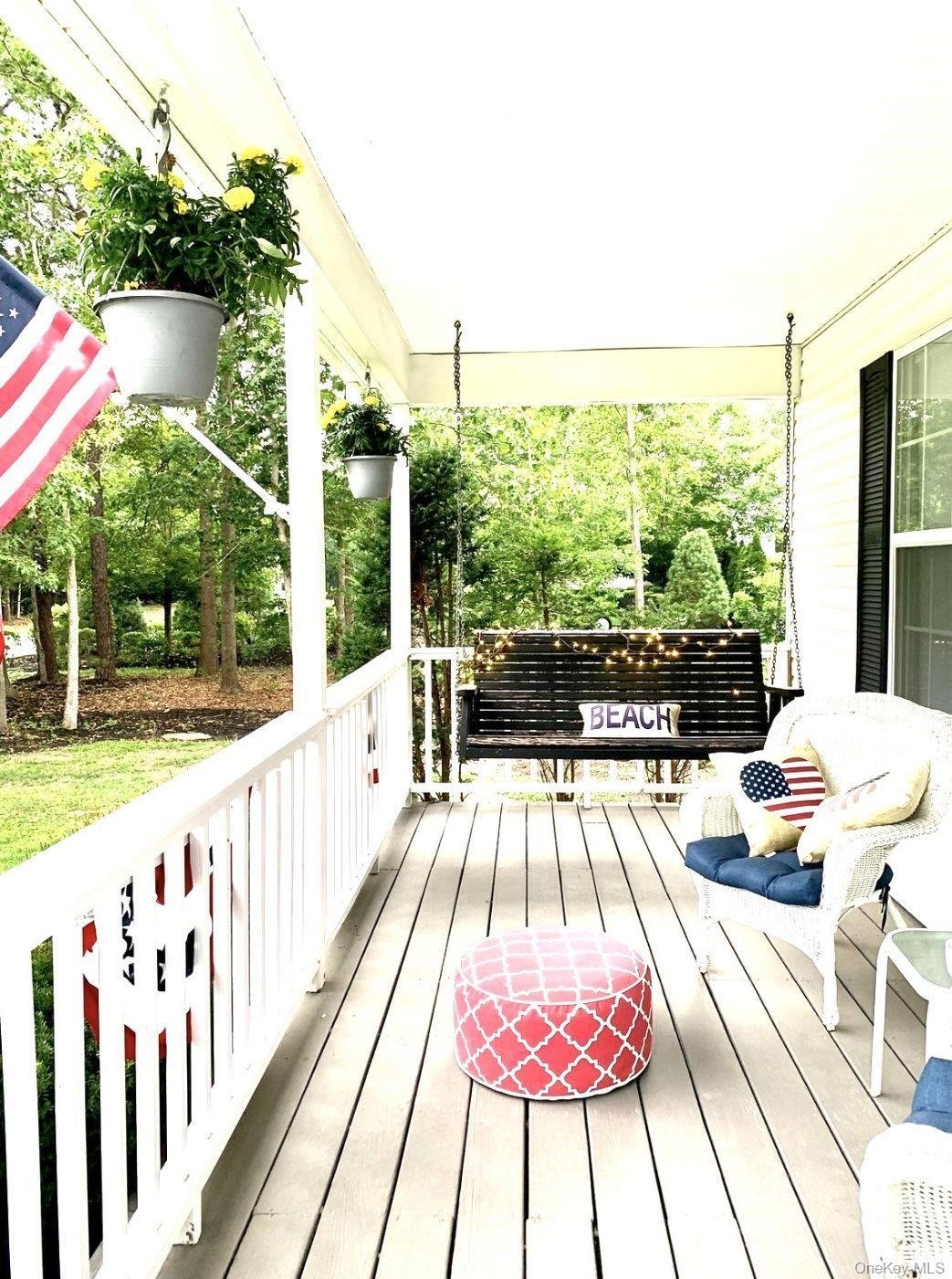 House in Manorville, New York, United States 5 - 17953798