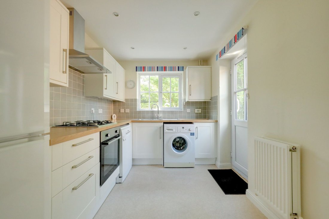 House in Burgess Hill, England 3 - 17948919