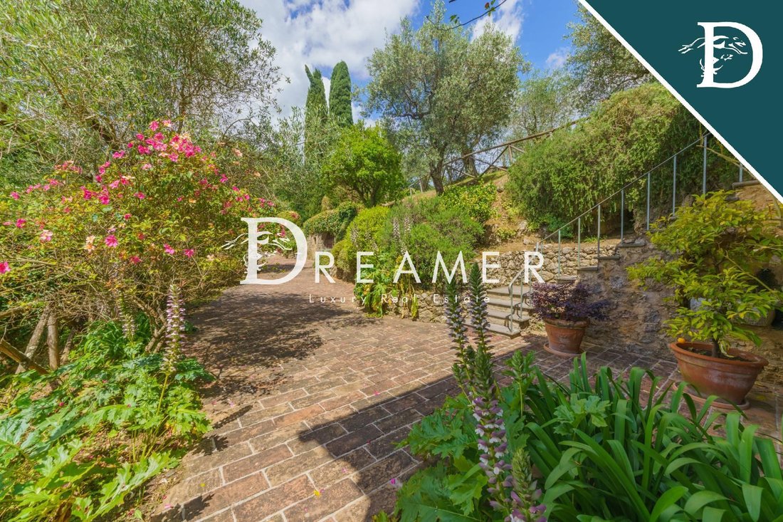Farm Ranch in Camaiore, Tuscany, Italy 2 - 15965578
