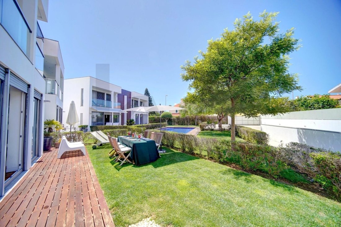 Townhouse in Carcavelos e Parede, Lisbon, Portugal 1 - 17956572